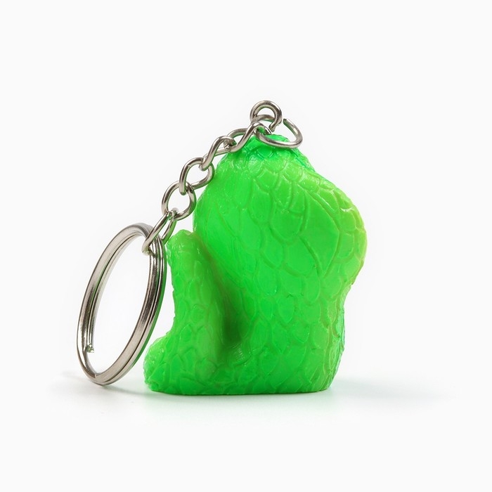 Новогодний брелок для ключей, объемный &laquo;Новый год: Змея с монетой&raquo; 2,7 х 8,5 см