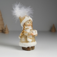 Сувенир полистоун "Девочка в шапке-сове, в золотистой шубке, с подарком" 6х5,5х11,5 см Сувенир полистоун "Девочка в шапке-сове, в золотистой шубке, с подарком" 6х5,5х11,5 см