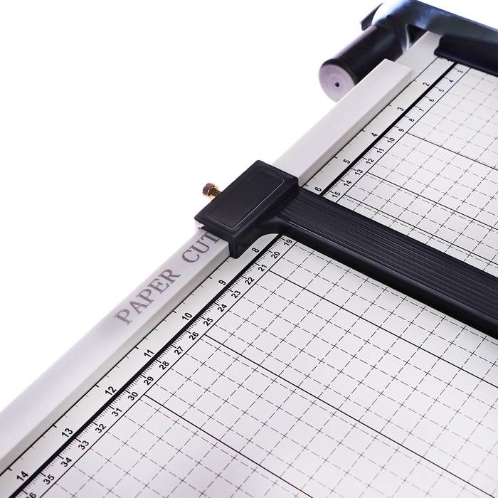 Резак сабельный для бумаг A3 до 10 листов, металлическая основа