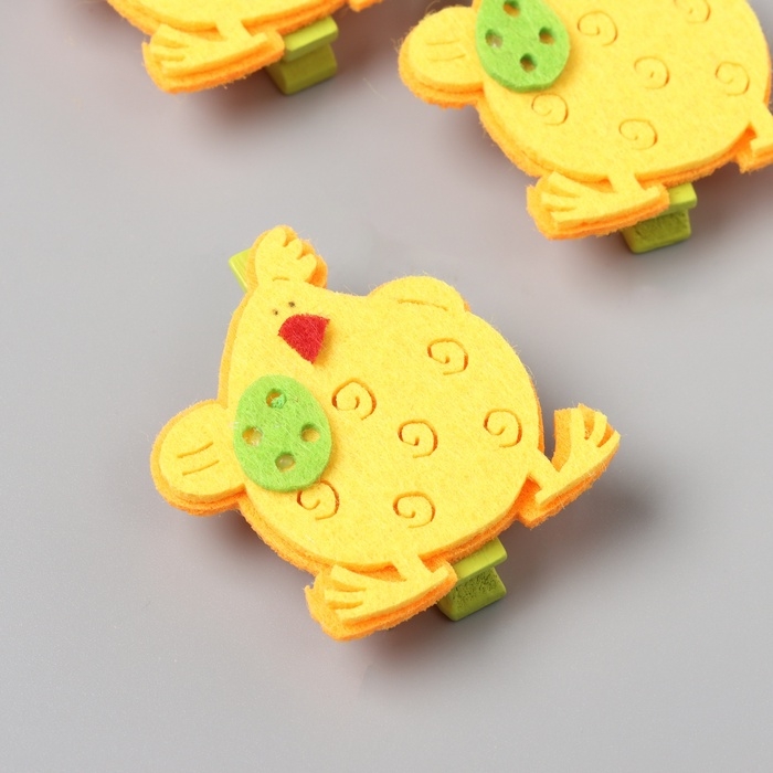 Декор для творчества дерево фетр Декор для творчества дерево фетр "Прищепка. Курочка с яйцом" набор 3 шт 1,8х3,8х4,8 см МИКС