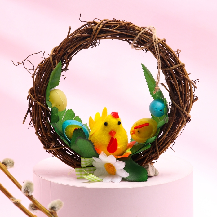 Декоративный пасхальный венок Декоративный пасхальный венок "Курочка и цыплята" 8х15х15 см