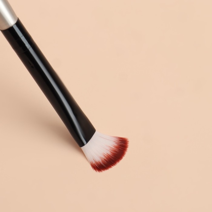 Кисть для макияжа, двусторонняя, 14 (&plusmn; 1) см, цвет чёрный/серебристый