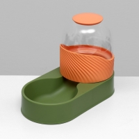 Автокормушка для животных 2,5 л, зелено-оранжевый Автокормушка для животных 2,5 л, зелено-оранжевый