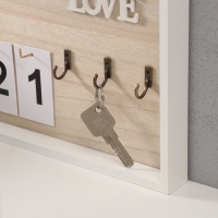 Крючки декоративные дерево с календарём "Сердце с бантом" 30х20 см