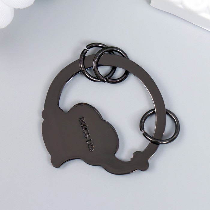 Брелок-ключница металл "Слонёнок пускает фонтан" 4,5х4,4 см