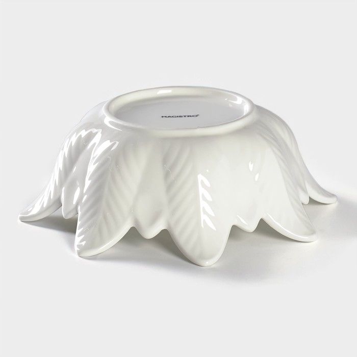 Салатник фарфоровый Magistro «Цветочек Бланш», d=24 см, цвет белый Салатник фарфоровый Magistro «Цветочек Бланш», d=24 см, цвет белый