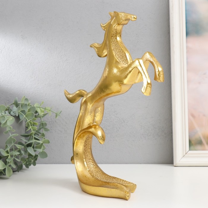 Сувенир полистоун "Скакун на волне" золото 30х27х7 см