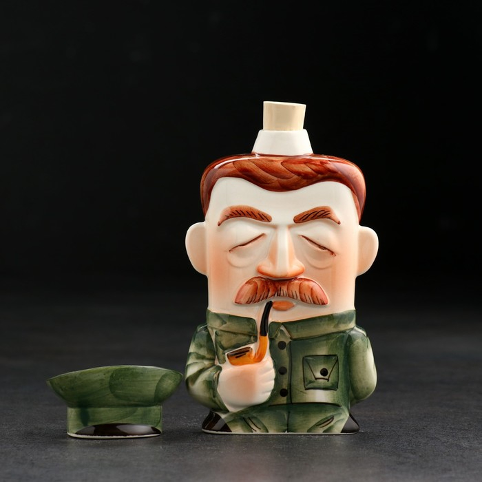 Штоф фарфоровый &laquo;Сталин&raquo;, в упаковке книге