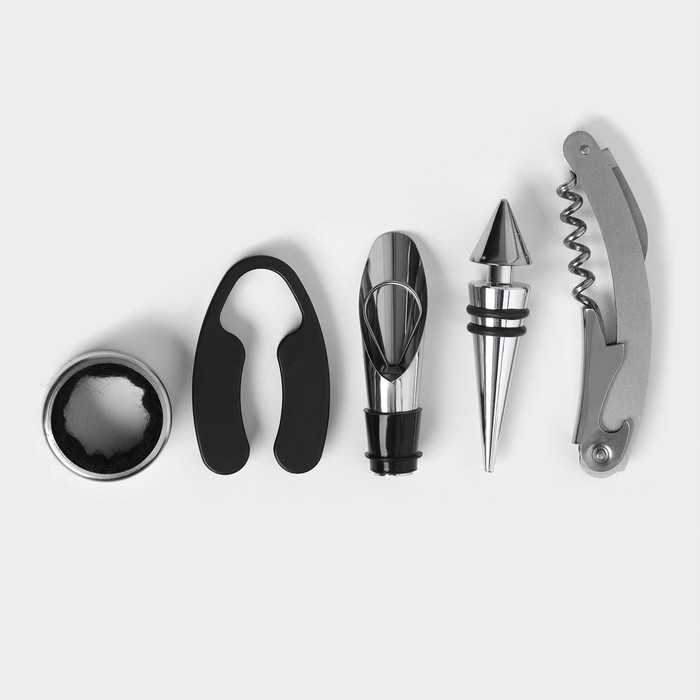 Набор для вина в кейсе Доляна «Бутылка», 5 предметов: пробка, кольцо, каплеуловитель, штопор, нож для срезания фольги Набор для вина в кейсе Доляна «Бутылка», 5 предметов: пробка, кольцо, каплеуловитель, штопор, нож для срезания фольги