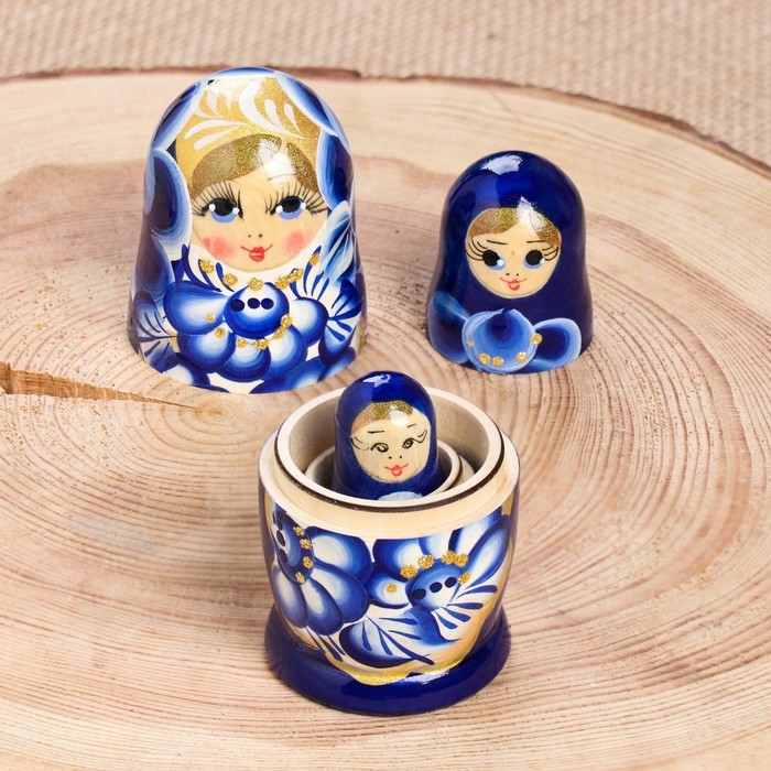 Матрёшка &laquo;Марина&raquo;, сине-белое платье, 3 кукольная. 9-11  см