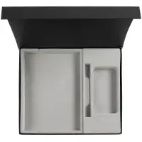 Коробка Daily под ежедневник, аккумулятор и ручку, черная Коробка Daily под ежедневник, аккумулятор и ручку, черная