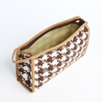 Косметичка на молнии, цвет белый/коричневый Косметичка на молнии, цвет белый/коричневый