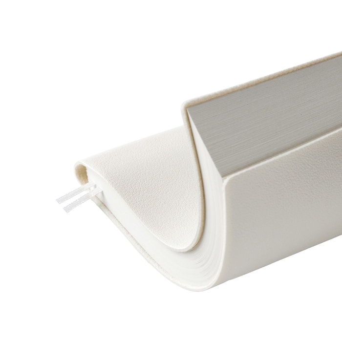 Ежедневник недатированный А5, 128 листов GRAND, интегральная обложка из искусственной кожи, ляссе, кремовый блок 70 г/м2, белый