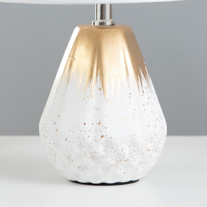 Настольная лампа Настольная лампа "Доре" 1хE14 белый 20х20х32 см RISALUX