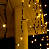 Гирлянда &laquo;Бахрома&raquo; 3 &times; 0.9 м, IP44, УМС, тёмная нить, 232 LED, свечение тёплое белое, 220 В