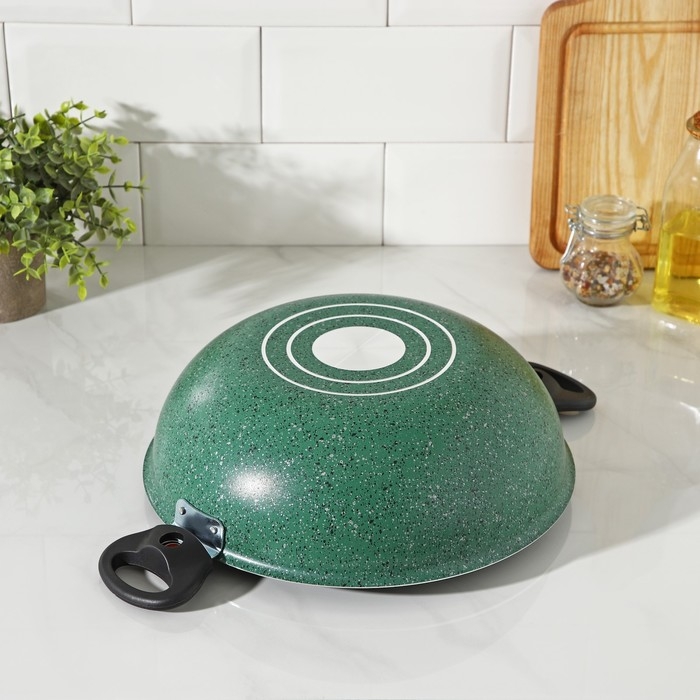 Казан, 4 л, d=28 см, стеклянная крышка, две съёмные ручки, антипригарное покрытие, цвет зелёный Казан, 4 л, d=28 см, стеклянная крышка, две съёмные ручки, антипригарное покрытие, цвет зелёный