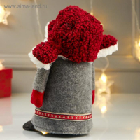 Кукла интерьерная "Дедушка Мороз в серой шубе и красной шапке-ушанке" 26х14х18 см