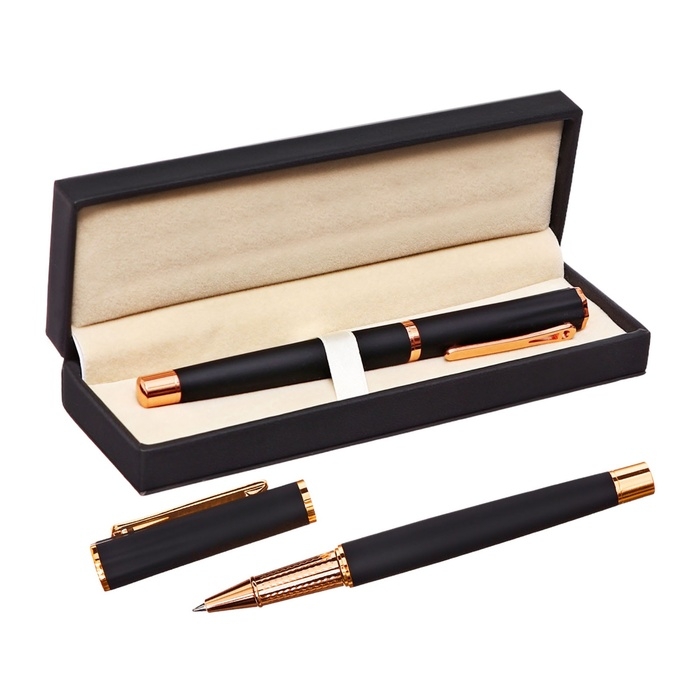 Ручка подарочная роллер в кожзам футляре Софтач корпус черный/золото Ручка подарочная роллер в кожзам футляре Софтач корпус черный/золото