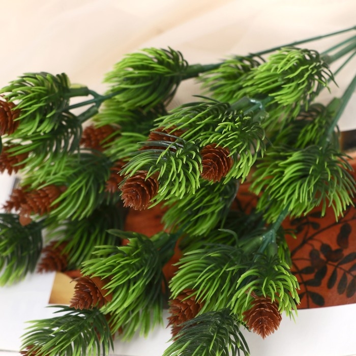 Букет "Хвойный" маленькие шишки, 27 см