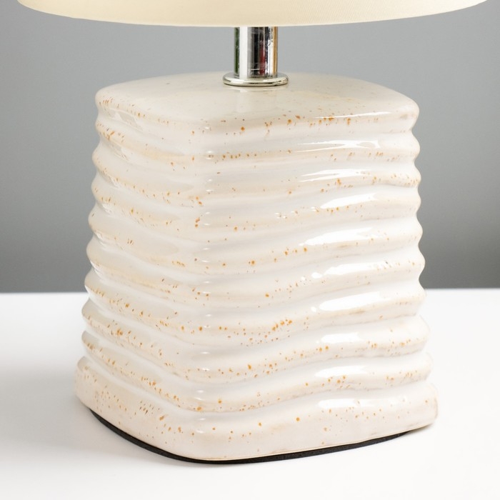 Настольная лампа "Синбола" E14 40Вт бежевый 14х14х26,5 см RISALUX