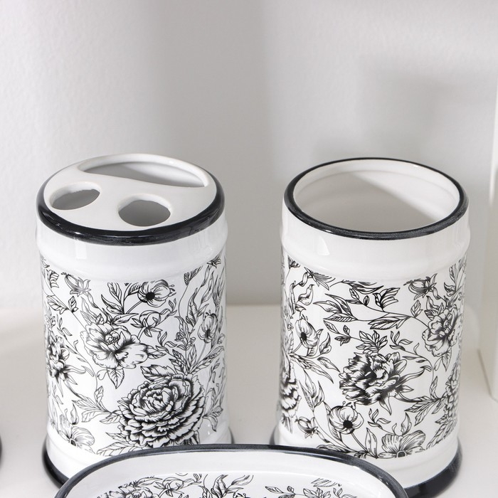 Набор аксессуаров для ванной комнаты &laquo;Пионы&raquo;, 4 предмета (дозатор 300 мл, мыльница, 2 стакана), цвет МИКС