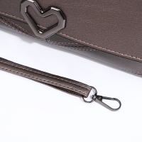 Сумка-клатч на магните, длинный ремень, цвет бронзовый Сумка-клатч на магните, длинный ремень, цвет бронзовый