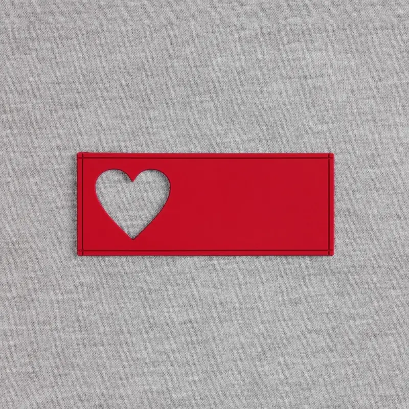 Лейбл из ПВХ с вырубкой &laquo;Сердце&raquo;, красный