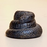 Новый год. Символ 2025. Фигура "Змейка малая" синий лунный, 4х4х2см