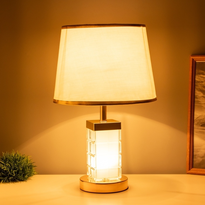 Лампа настольная Лампа настольная "Корона" 1х40Вт Е27 1х3Вт LED золото 23х23х43см