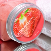 Крем-Скраб для тела обновляющий с клубникой 500 мл Крем-Скраб для тела обновляющий с клубникой 500 мл