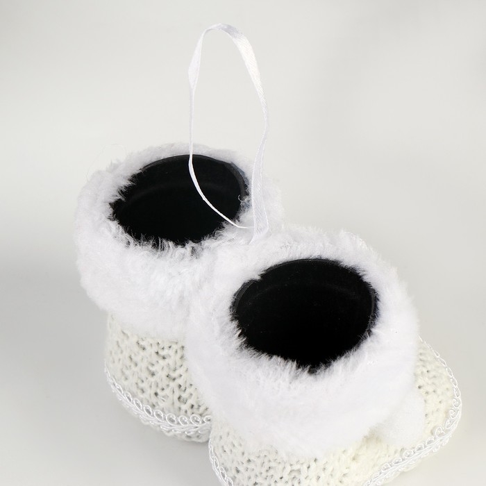 Подвеска &laquo;Сапожки&raquo;, с бомбошками