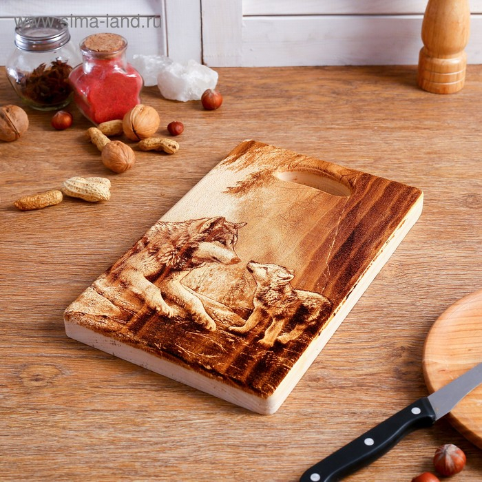 Доска из массива кедра &laquo;Волки&raquo;, прямоугольная, 18 &times; 28 см
