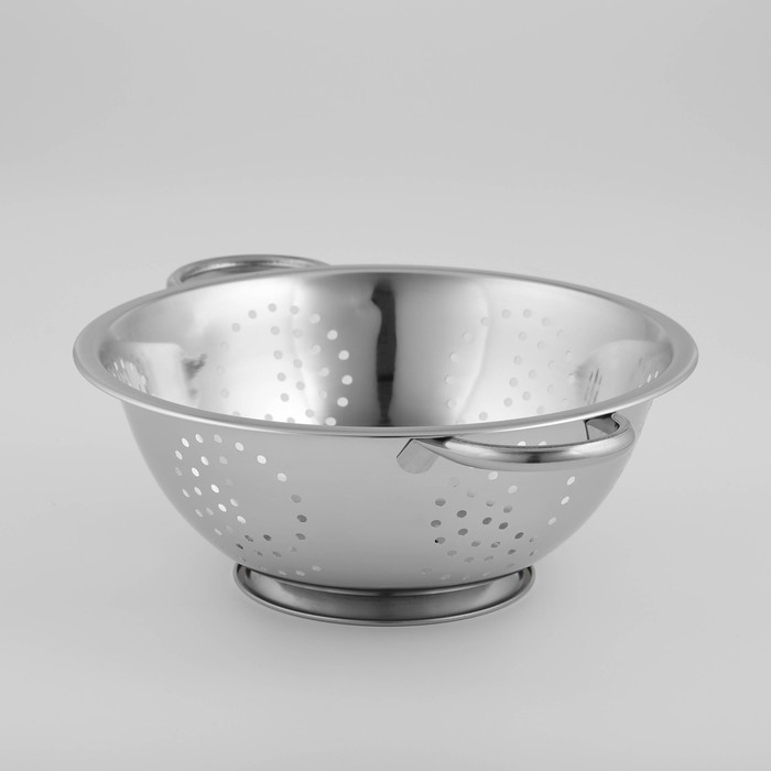 Дуршлаг из нержавеющей стали Доляна «Индия», 2,7 л, d=26 см, на ножке, две ручки Дуршлаг из нержавеющей стали Доляна «Индия», 2,7 л, d=26 см, на ножке, две ручки
