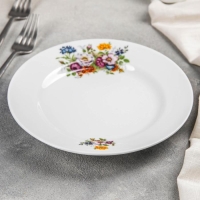 Тарелка фарфоровая &laquo;Букет цветов&raquo;, d=20 см, белая