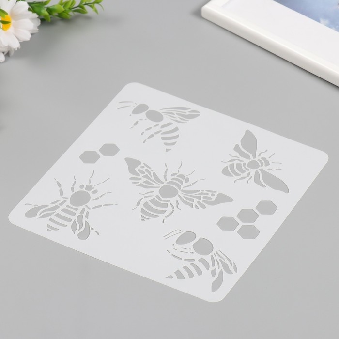 Трафарет пластик Трафарет пластик "Пчёлы" 20х20 см