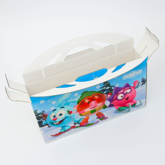 Новый год. Подарочная коробка Новогодняя Портфель макси широкий Новый год. Подарочная коробка Новогодняя Портфель макси широкий "Смешарики"лицензия 37 x 8 x 20,2 см.
