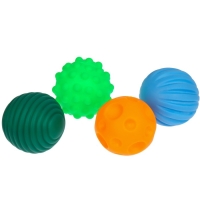 Подарочный набор развивающих тактильных мячиков &laquo;Волшебный чемоданчик&raquo;, 4 шт., новогодняя подарочная упаковка, Крошка Я