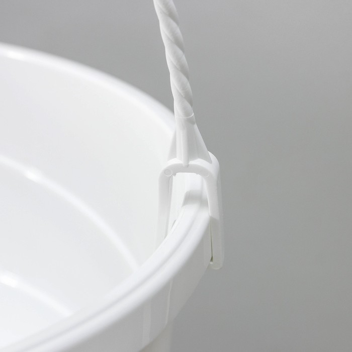 Кашпо уличное с прикорневым поливом &laquo;Мальва&raquo;, 4,7 л, цвет белый