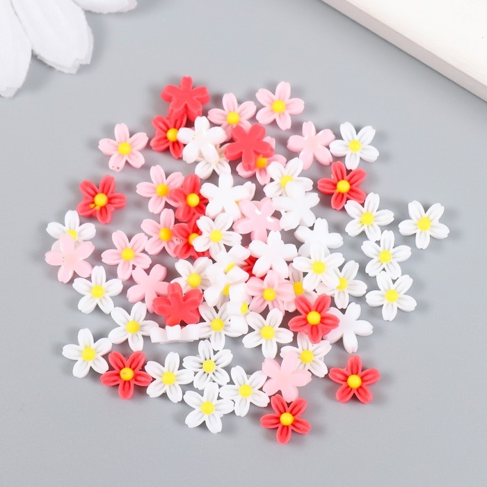 Декор для творчества пластик "Незабудки белые, красные, розовые"набор 70 шт 0,8х0,8 см