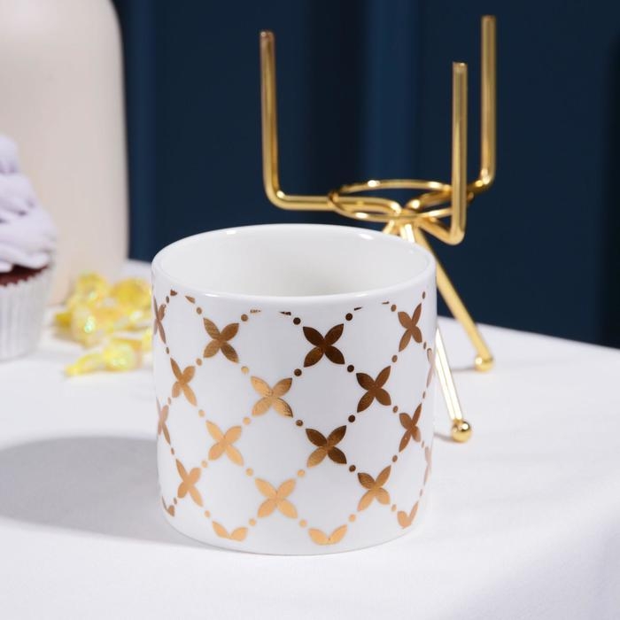 Конфетница керамическая &laquo;Клевер&raquo;, 220 мл, 8,5&times;14 см, цвет белый