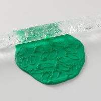 Скалка для творчества акрил "Детские ножки" 16х1 см Скалка для творчества акрил "Детские ножки" 16х1 см