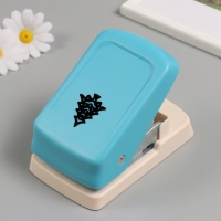 Дырокол фигурный рисунок 5х5 см "Ёлочка фигурная" 8.6х14,6х6,9 см Дырокол фигурный рисунок 5х5 см "Ёлочка фигурная" 8.6х14,6х6,9 см