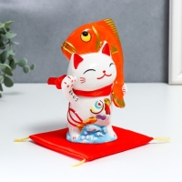 Копилка керамика "Манэки-нэко с крупной рыбкой" 11,5х7,5х16,5 см