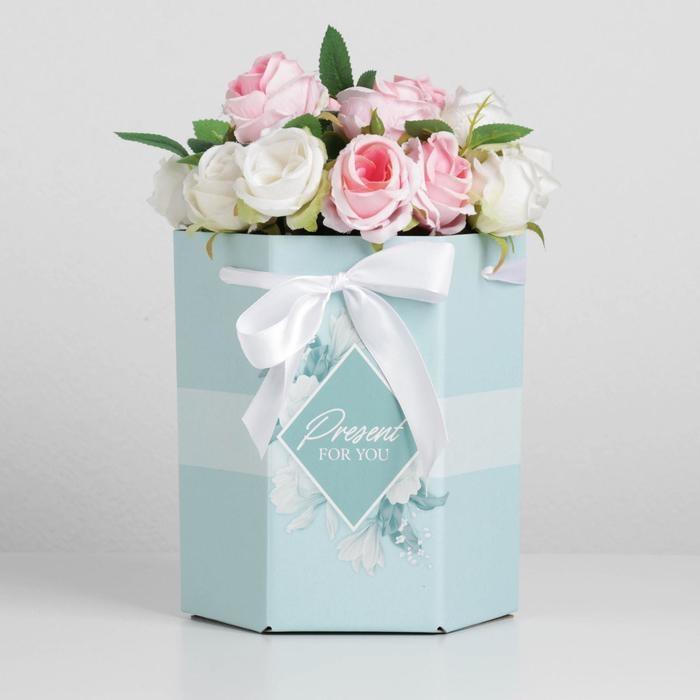 Переноска для цветов складная шестигранник &laquo;Present&raquo;, 17 х 14,8 х 19,5 см