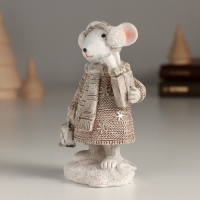 Сувенир полистоун "Белая мышка с покупками в руках" 5,5х4х10 см