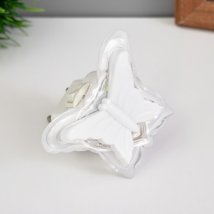 Ночник "Бабочка" пластик 5,5х7,5х6 см RISALUX
