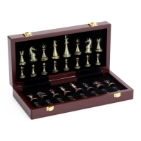 Шахматы, доска 31 х 31 см, король h-7 см, пешка h-3.5 см Шахматы, доска 31 х 31 см, король h-7 см, пешка h-3.5 см