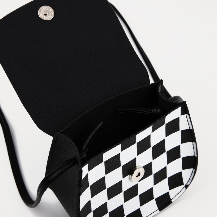 Сумка детская для девочки на магните, длинный ремень, цвет чёрный