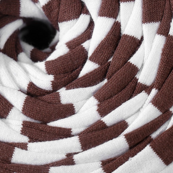 Трикотажная пряжа вторичная 90% хлопок,10% п/э, 100м/450&plusmn;50 гр (полосатик бело-коричневый)