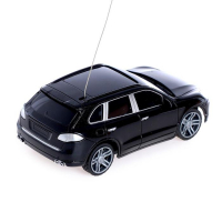 Машина на радиоуправлении, работает от батареек, цвет чёрный